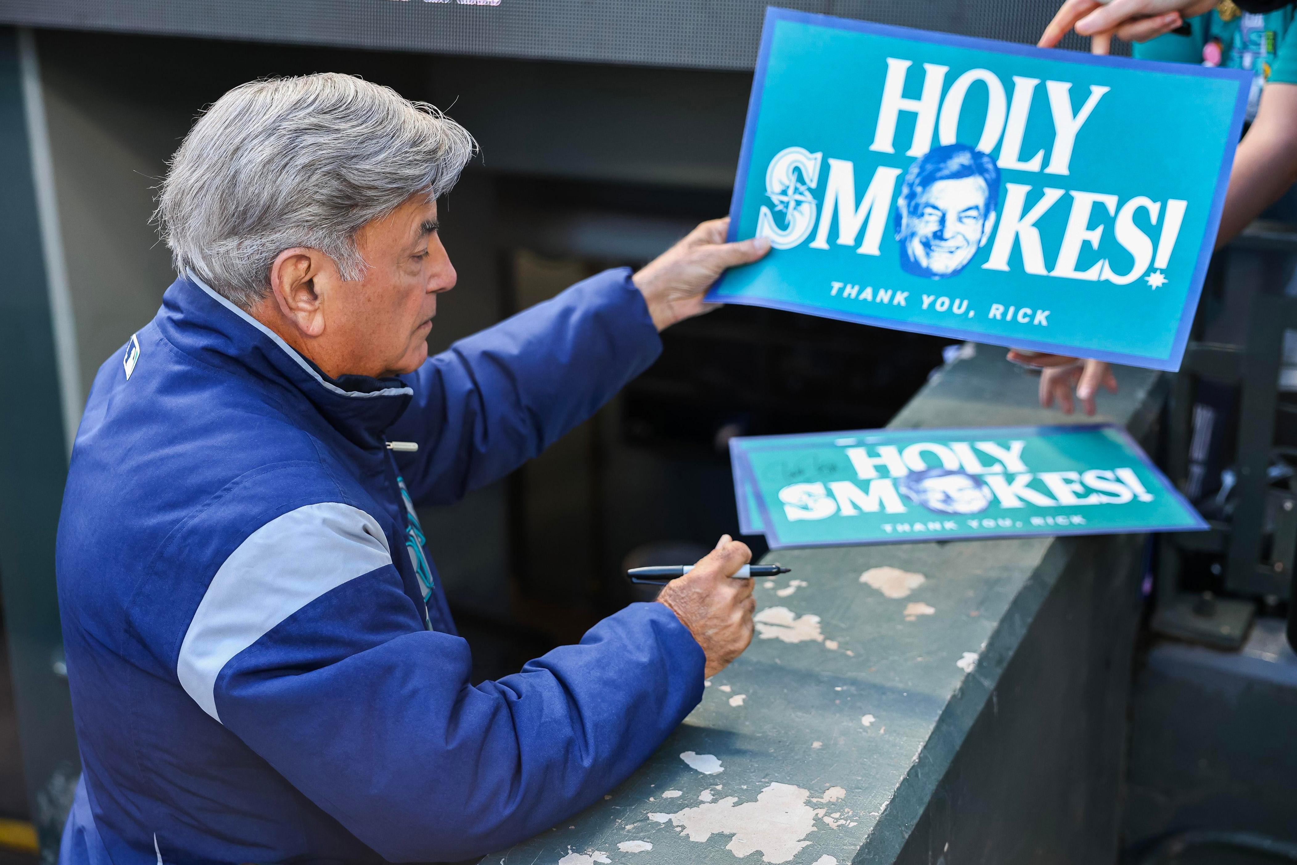Goodbye, baseball! M’s send off Rick Rizzs with 7-3 win over Anaheim