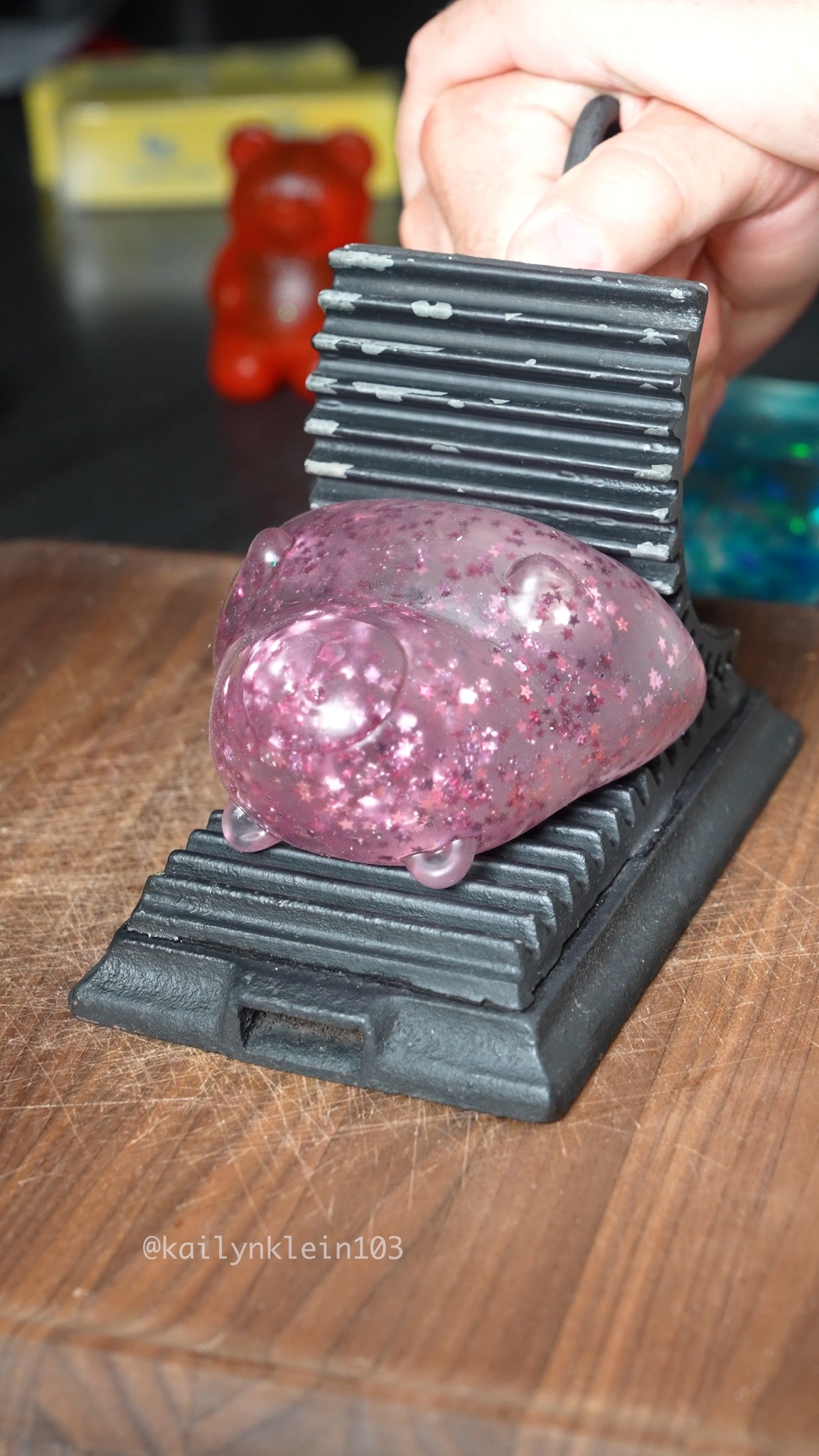 Glitter squishy vs. hand press