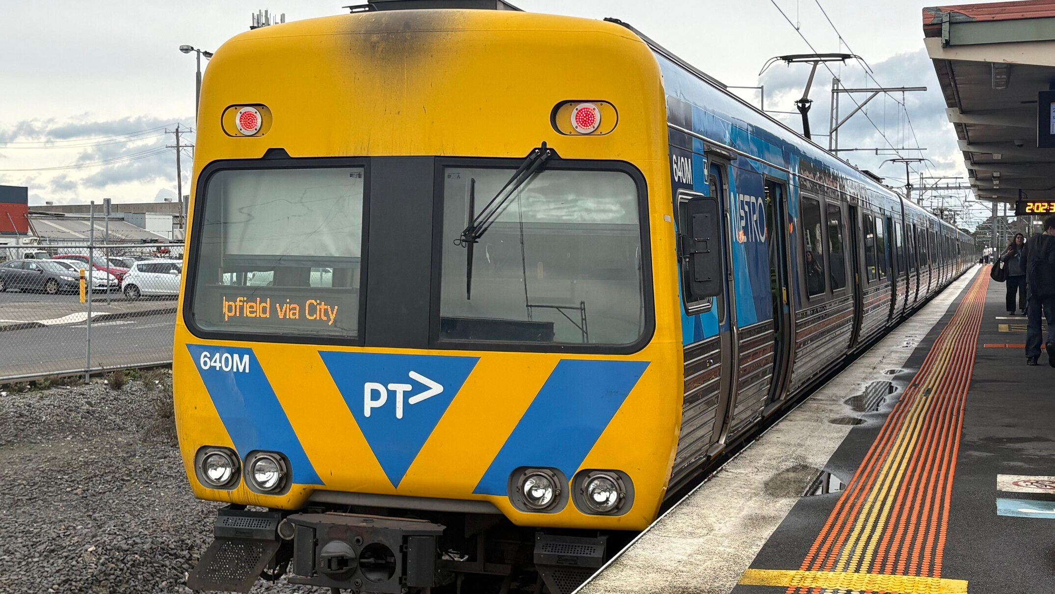 Government promises $80m study into duplicating Upfield line, delaying ...