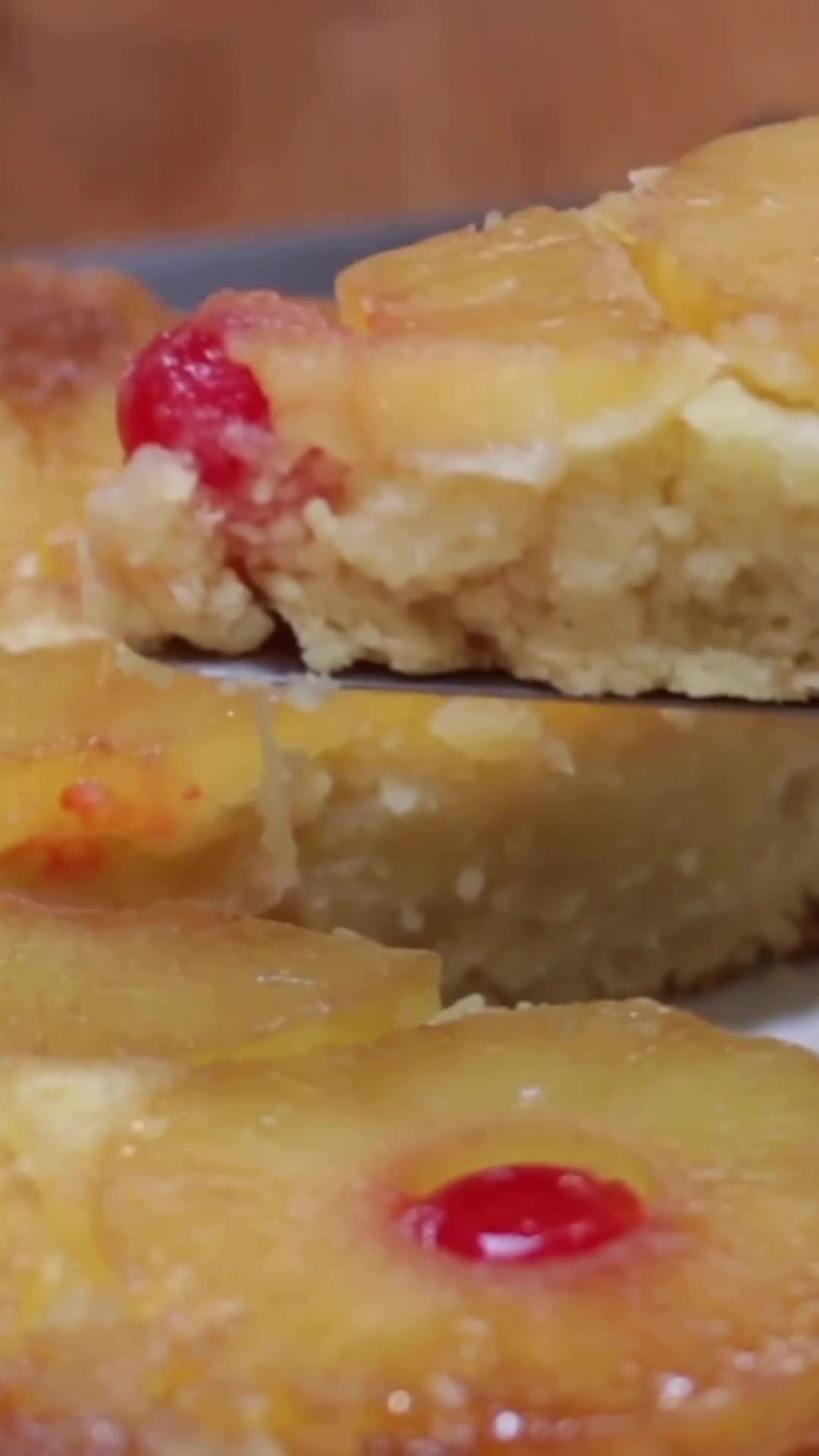 Pineapple upside down cake