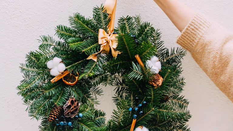 Master the art of gift wrapping with this simple bow-tying trick