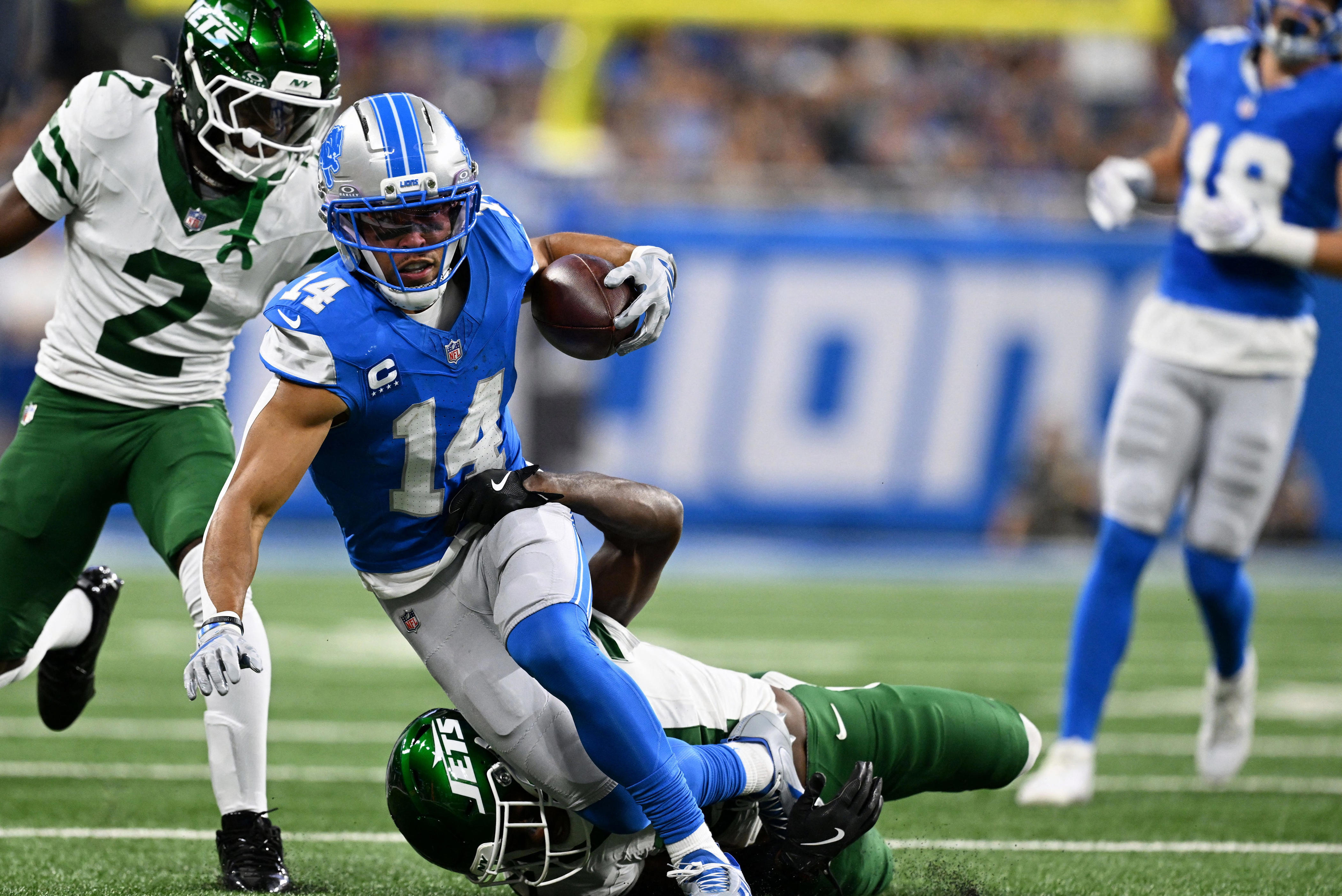 Amon-Ra St. Brown finds end zone in Week 3