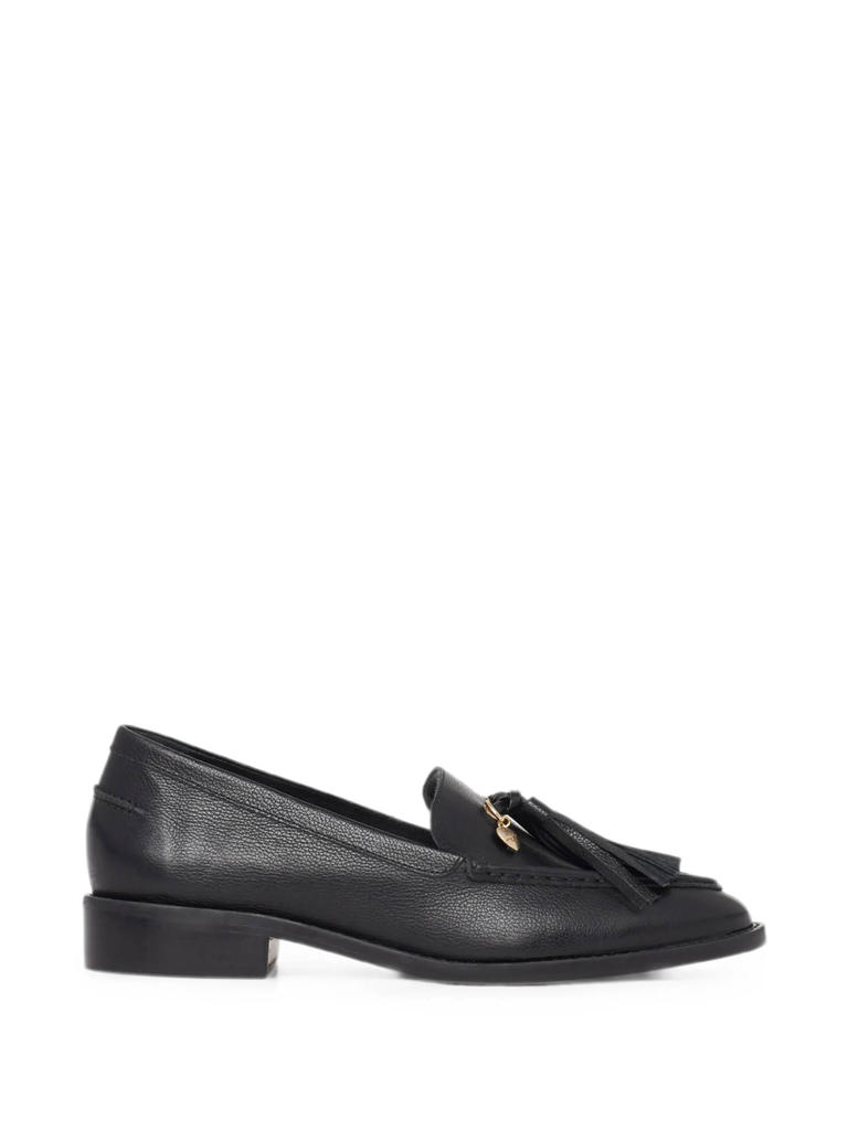 Ideas de looks con mocasines negros para reemplazar tus zapatos de ...
