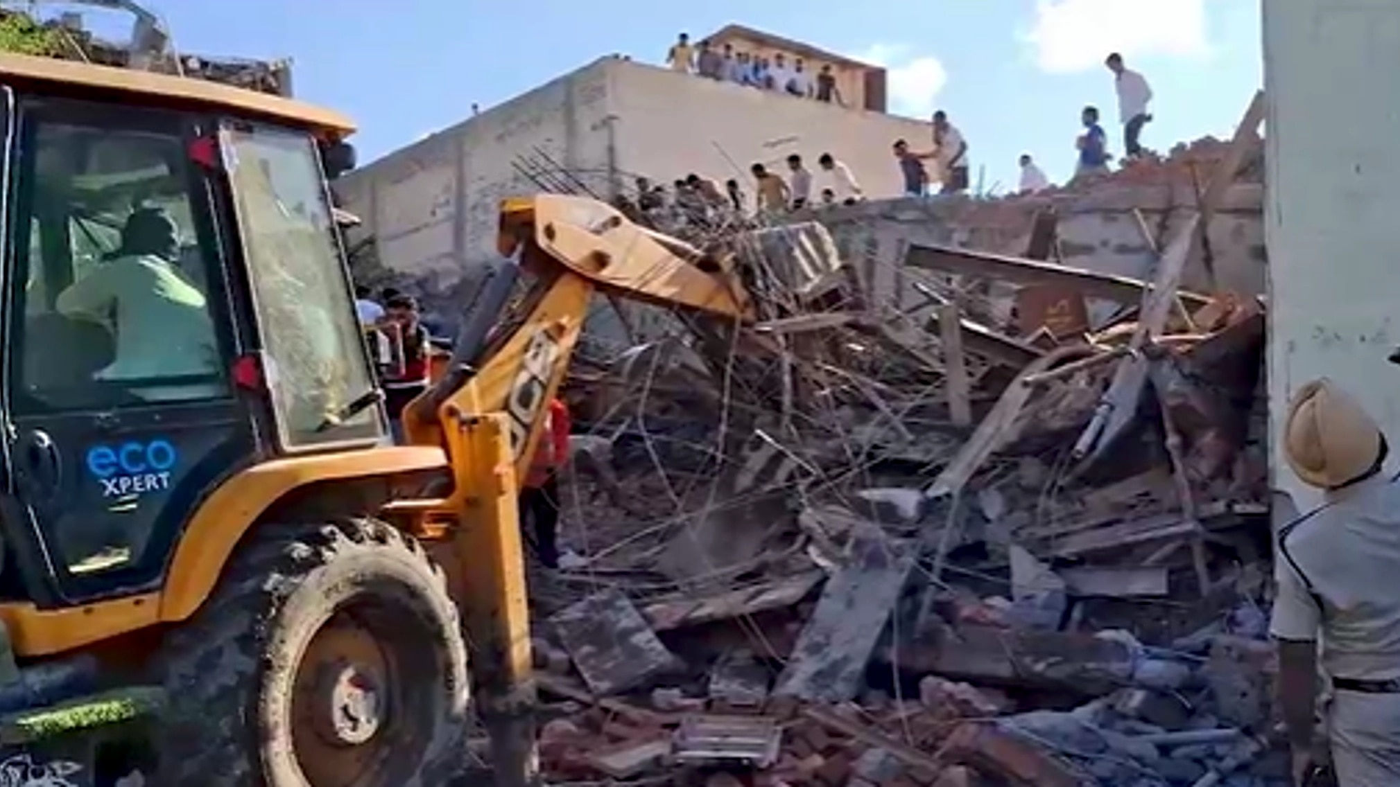 Haryana building collapse kills 2, 5 hospitalised; 15-20 feared trapped ...