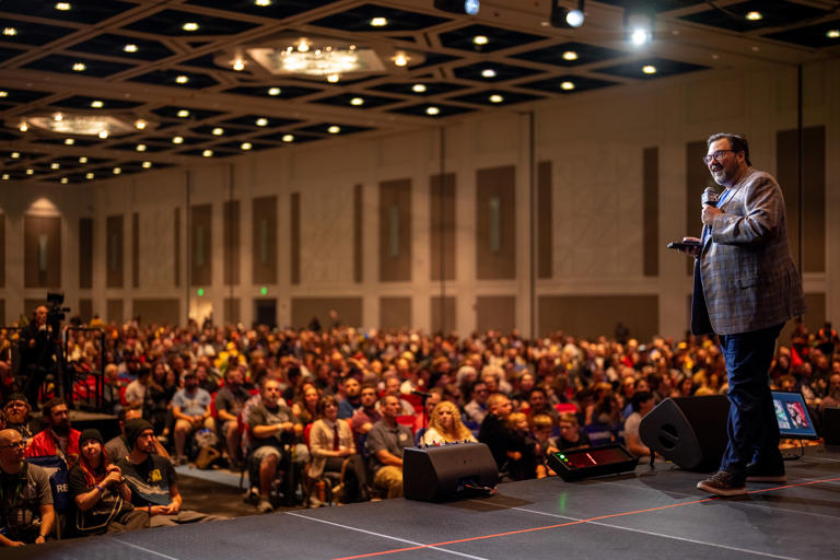 At FanX, author Brandon Sanderson announces upcoming Utah 'market'