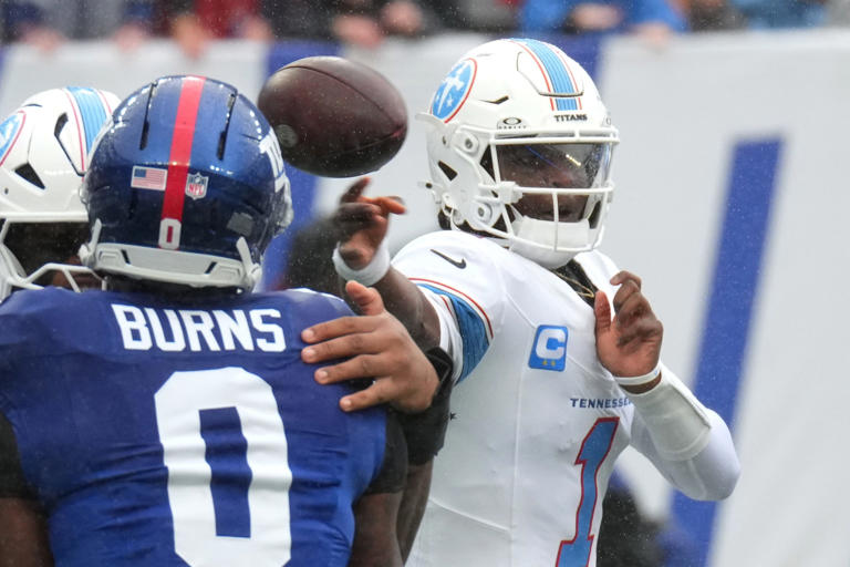 Should Tennessee Titans bench Cam Ward vs Ravens? 3 reasons why and why not