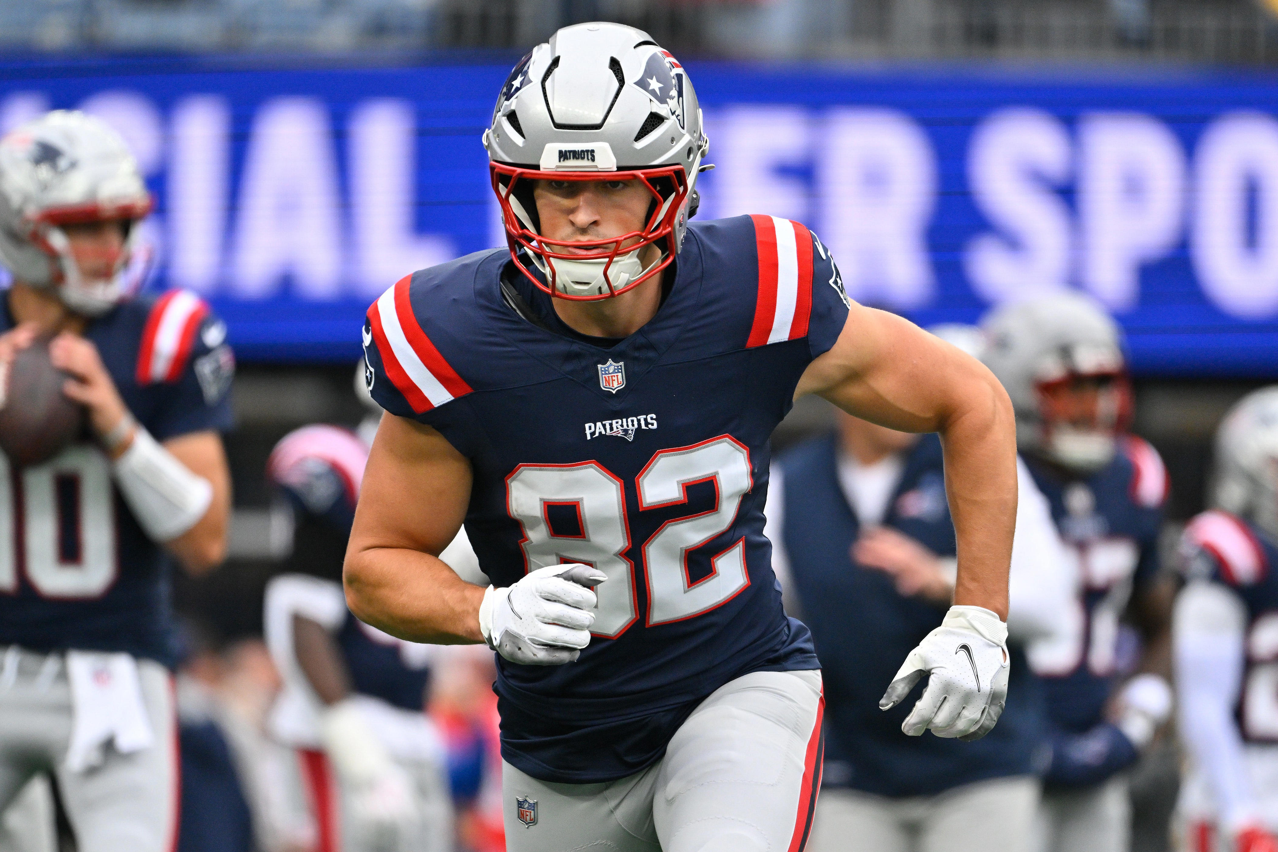 Patriots rookie Eli Raridon and Anna Raridon mourn newborn son