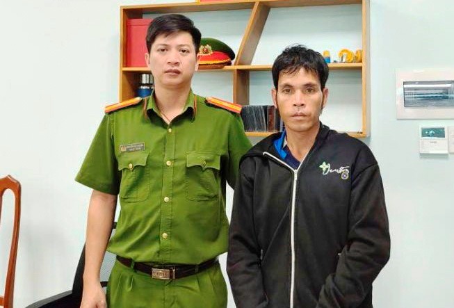 Con trai đổ xăng đốt cha ruột tử vong, bị tạm giữ hình sự để điều tra