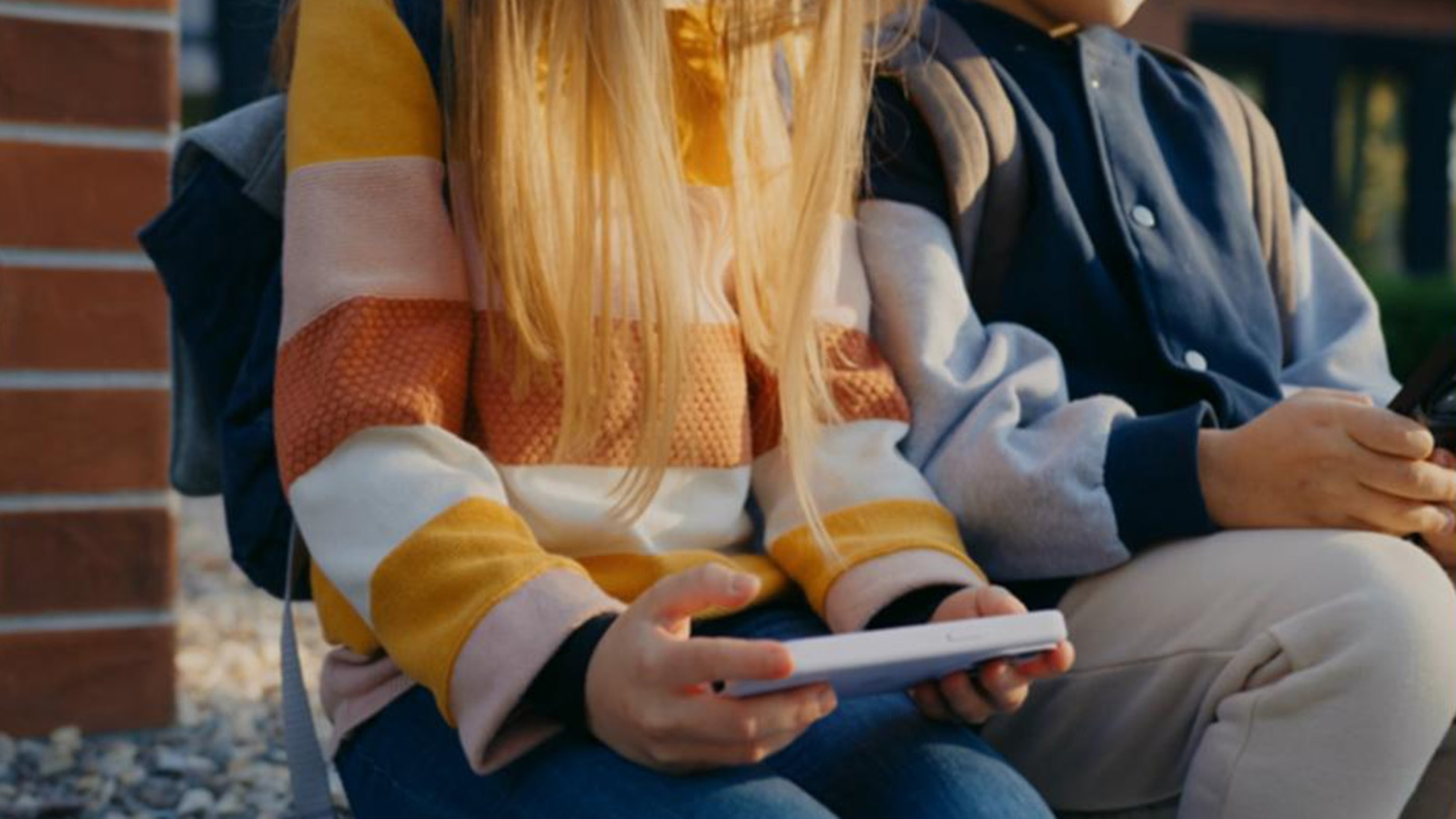 New research links smartphone use and eating disorder symptoms in children