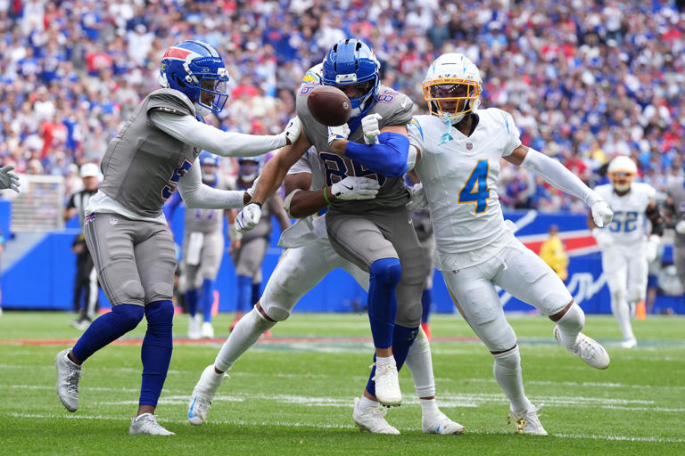 Chargers drop third straight: Instant analysis of LA’s week 3 loss