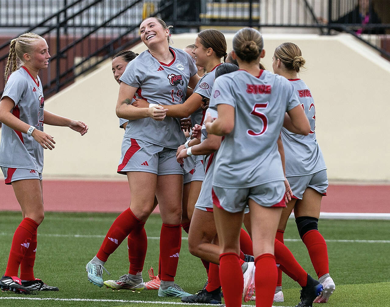SIUE women's soccer downs Eastern in OVC opener