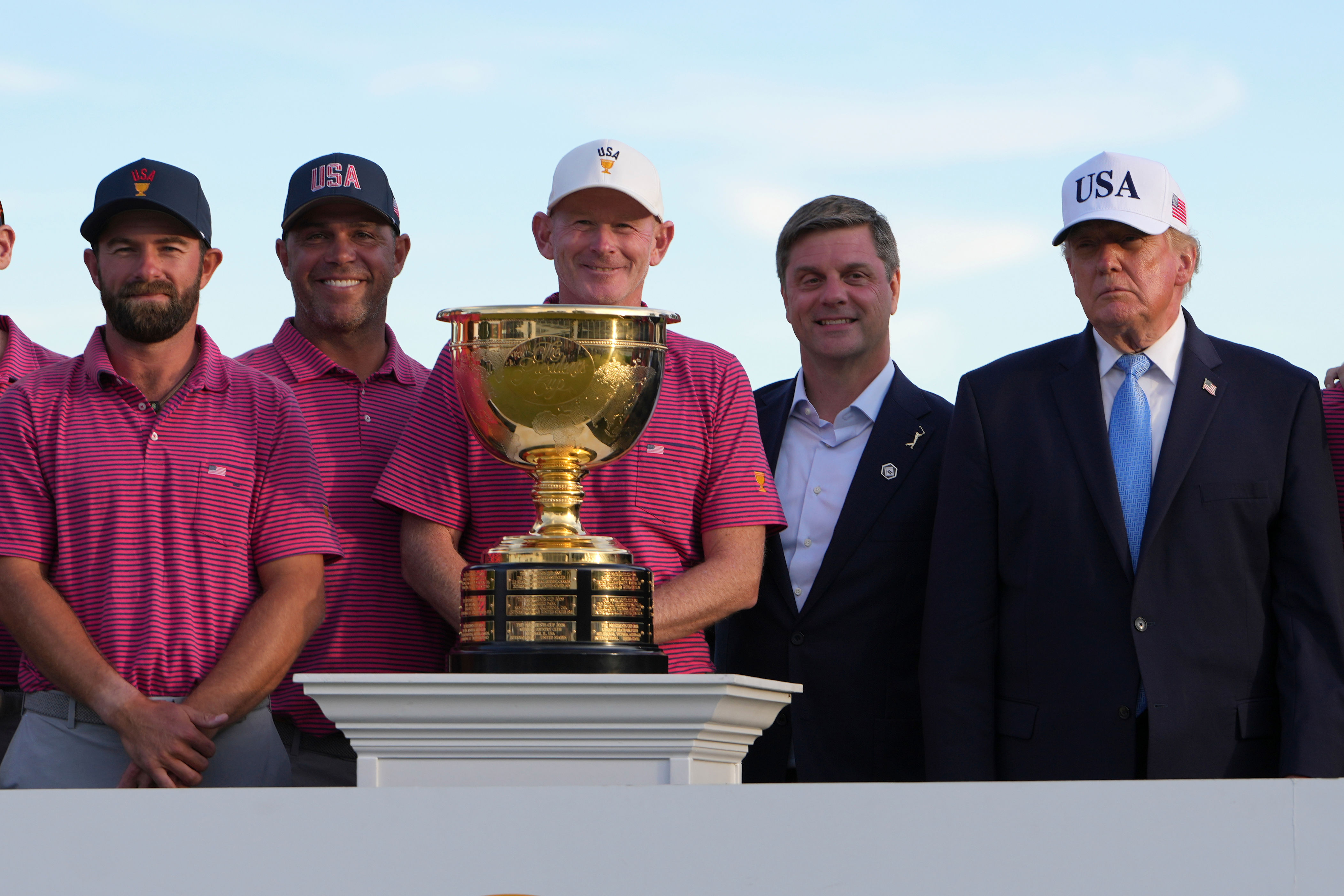 Americans rally in singles to win the Presidents Cup for the 11th ...