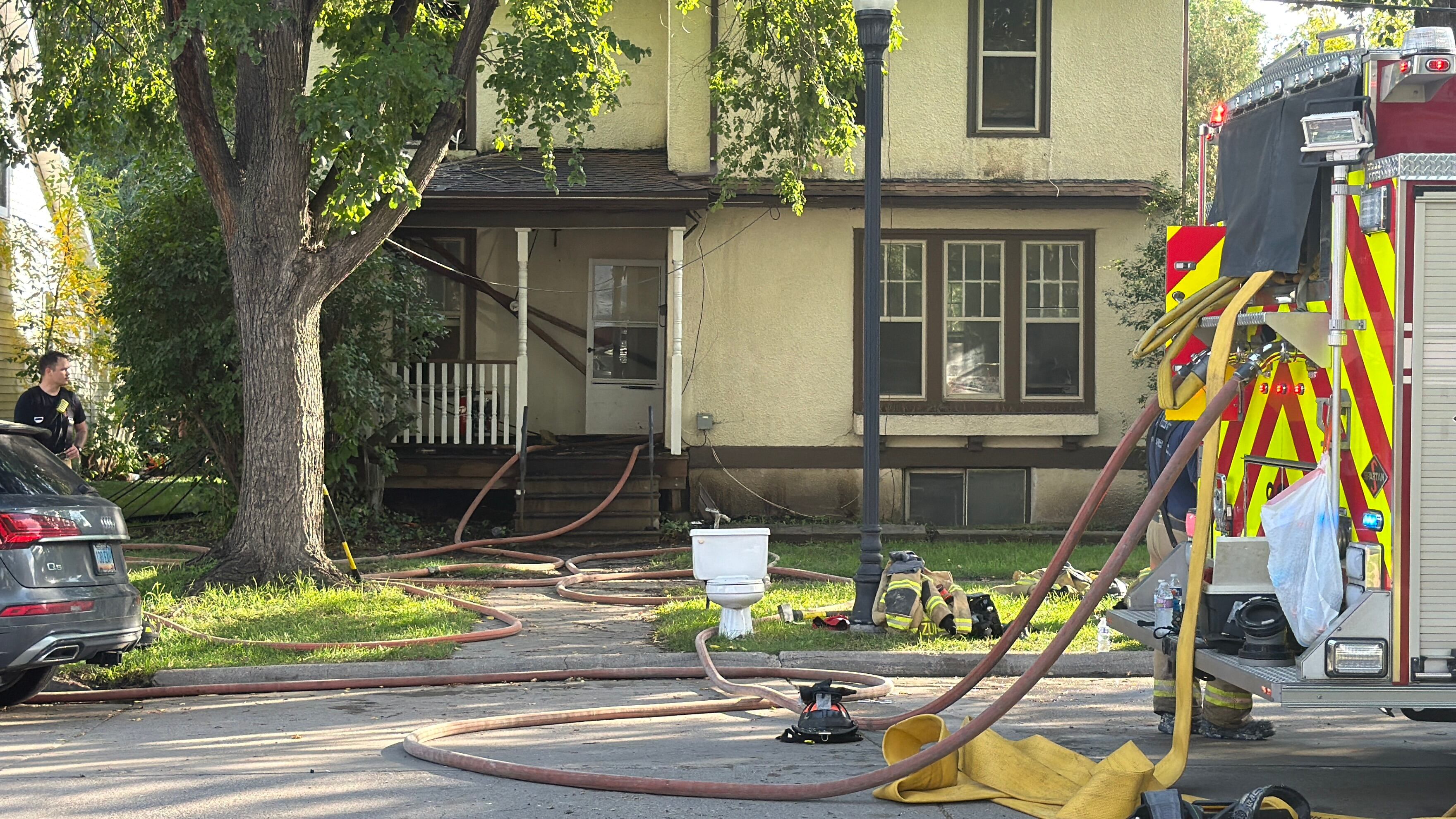 Fargo Fire Department extinguishes structure fire at 4th Avenue South ...