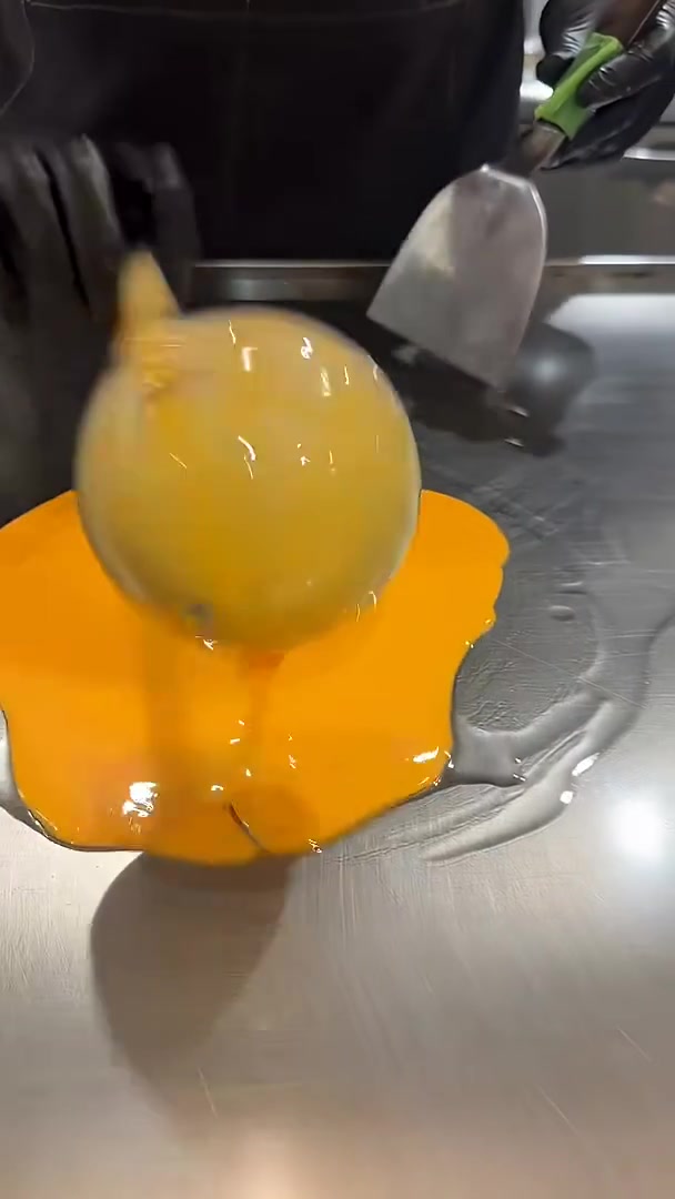 Making omurice on a grill #omurice #cooking #japan