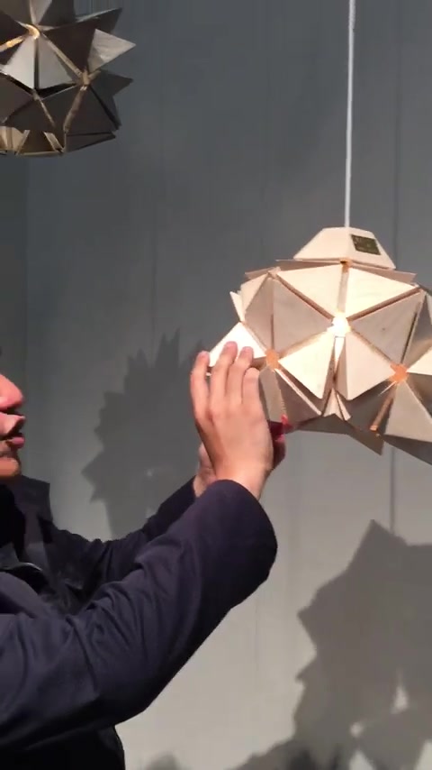 Wooden triangle lighting fixture - Homedit.com