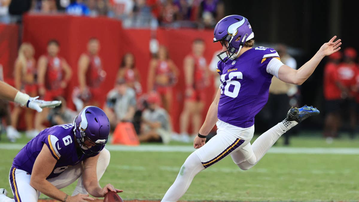 Vikings player ratings vs. Bucs: Defense, special teams bail out bad ...
