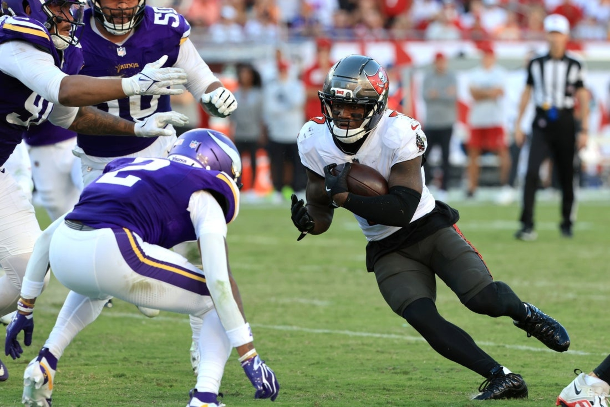Vikings slide past Buccaneers, who lose Baker Mayfield