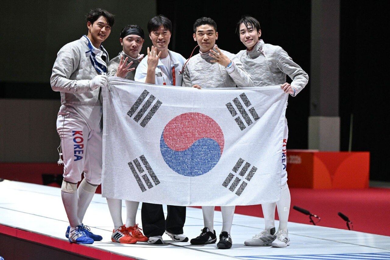 SK Telecom AI yields 10 fencing medals