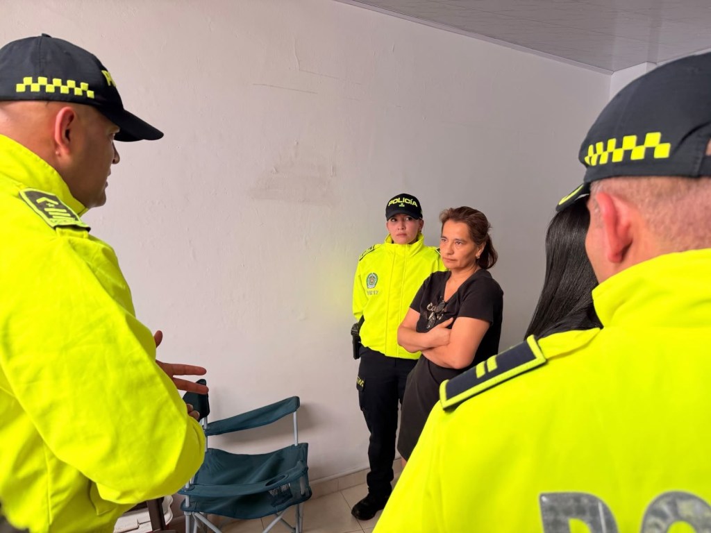 Colombian police capture wife and daughter of notorious Ecuadorian gang ...