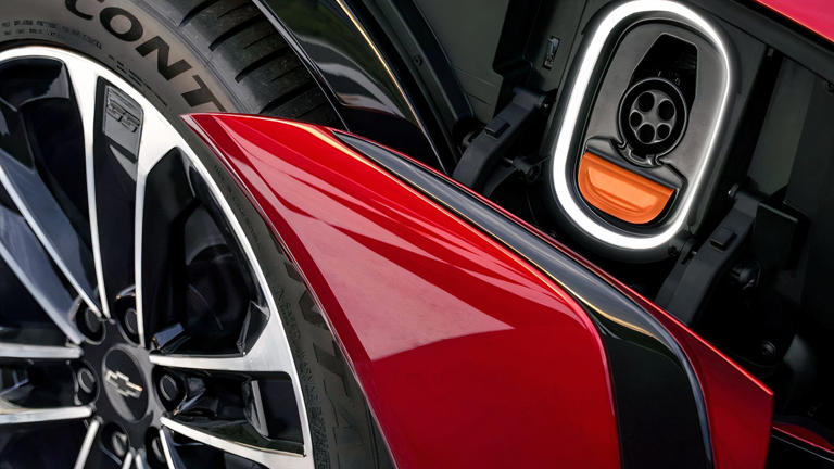 GM went all-in on EVs but America wants hybrids