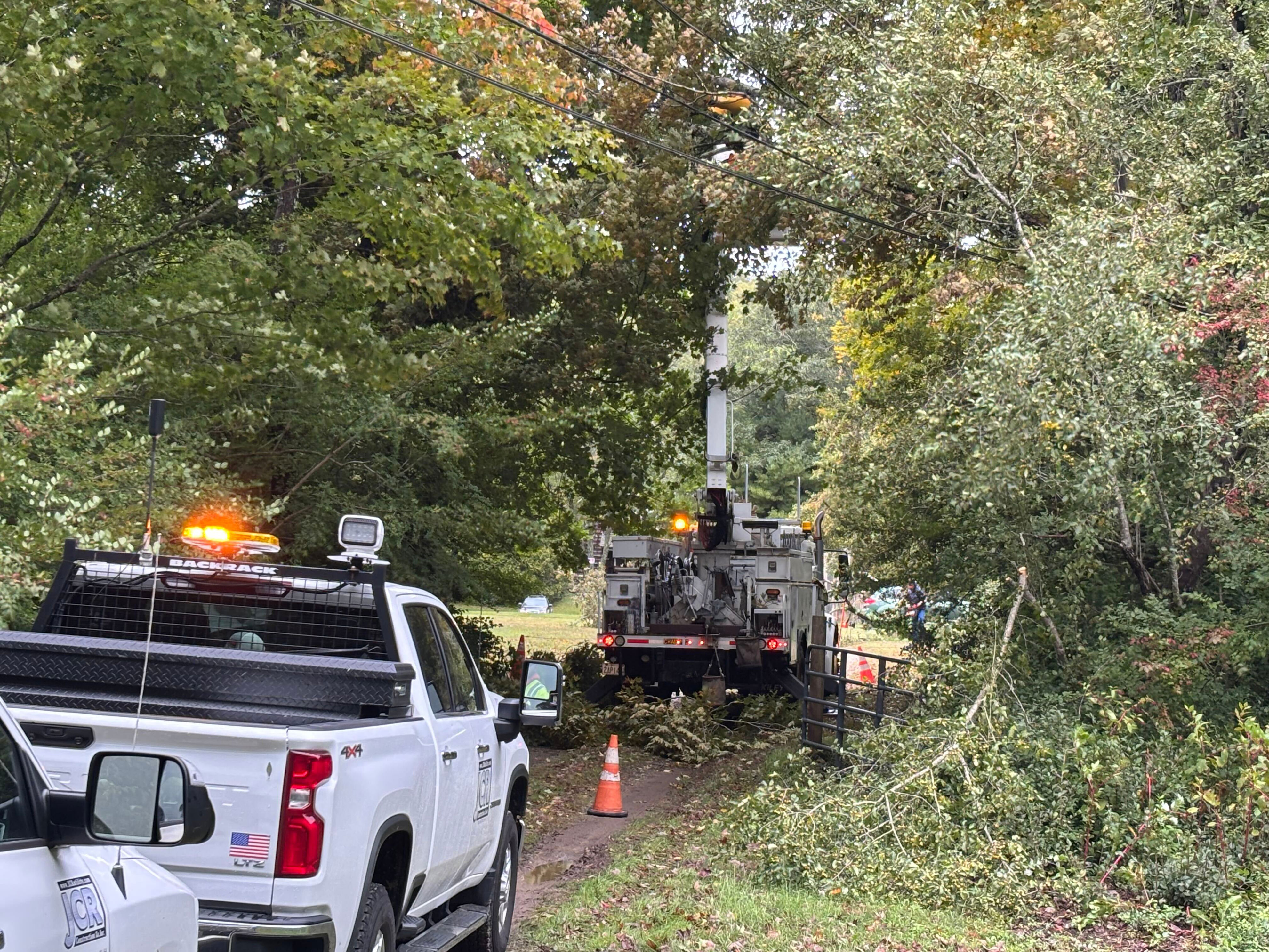 Eversource, UI crews restore power across Connecticut after weekend nor ...