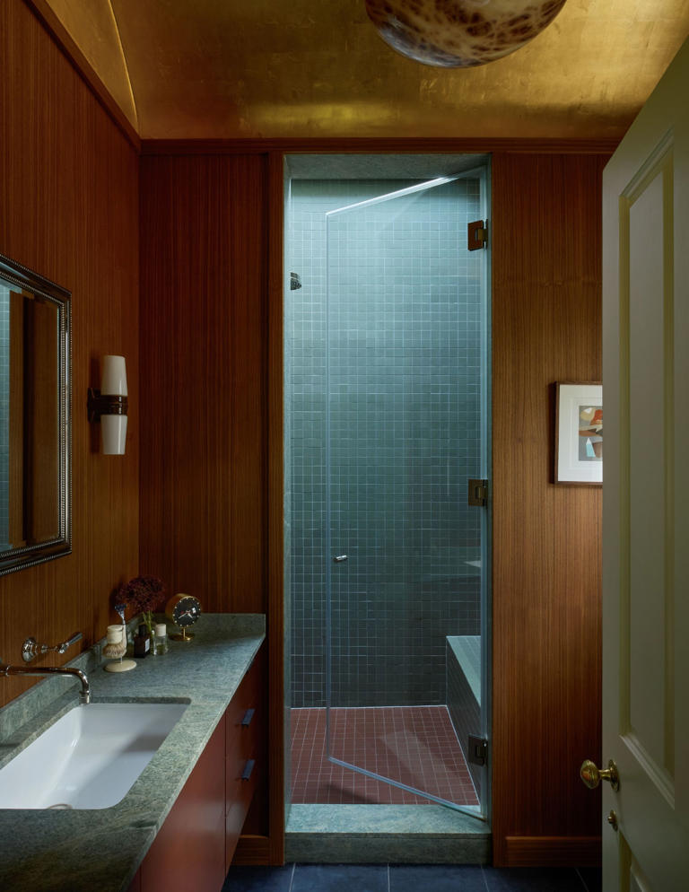 Okay, this unexpected tile color combination is in all my favorite ...
