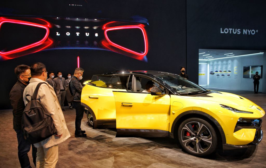 China's EV makers race to beat Tesla with ultra-fast charging in under ...