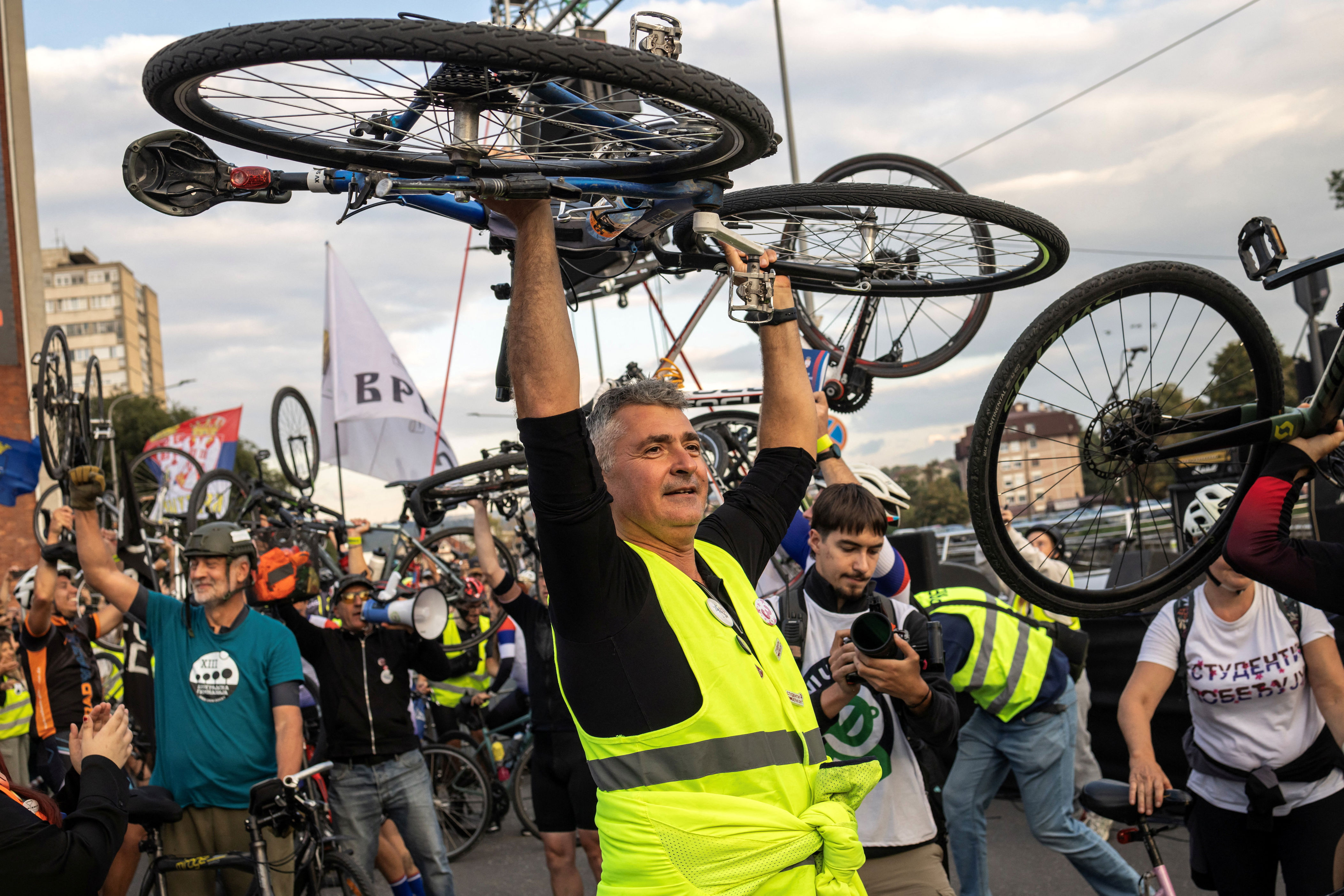 Serbia’s snap election: Can Vucic outmanoeuvre the student revolt?