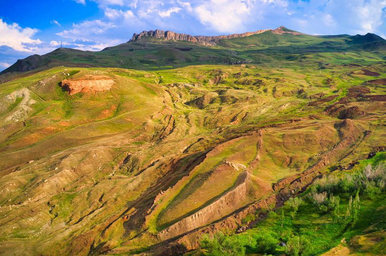 Boffins searching 'confirmed' Noah's Ark site left baffled as mystery ...