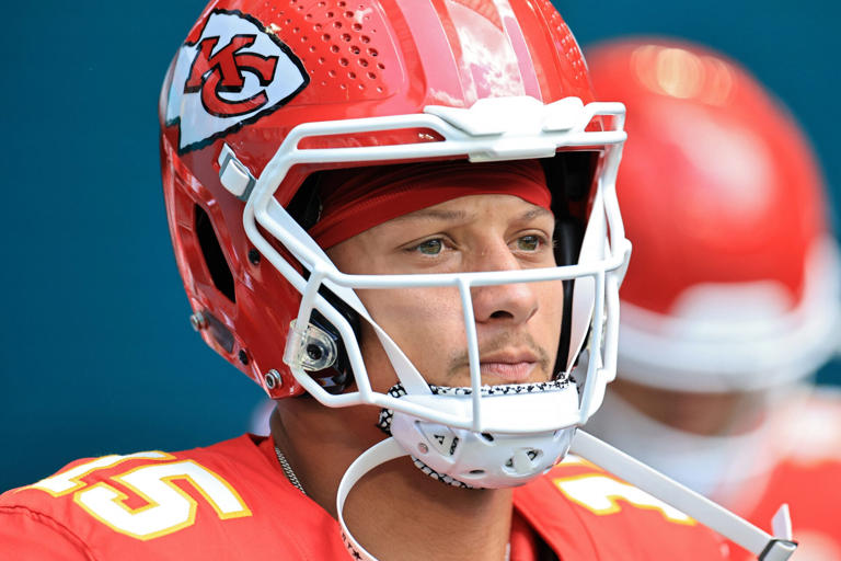 Patrick Mahomes’ harsh take on Chiefs win over Dolphins to maintain ...