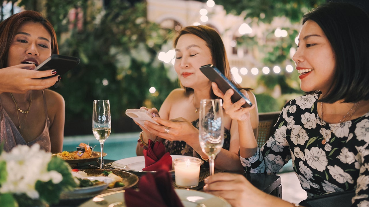 Restaurants lock up customers' phones as devices become the new cigarettes
