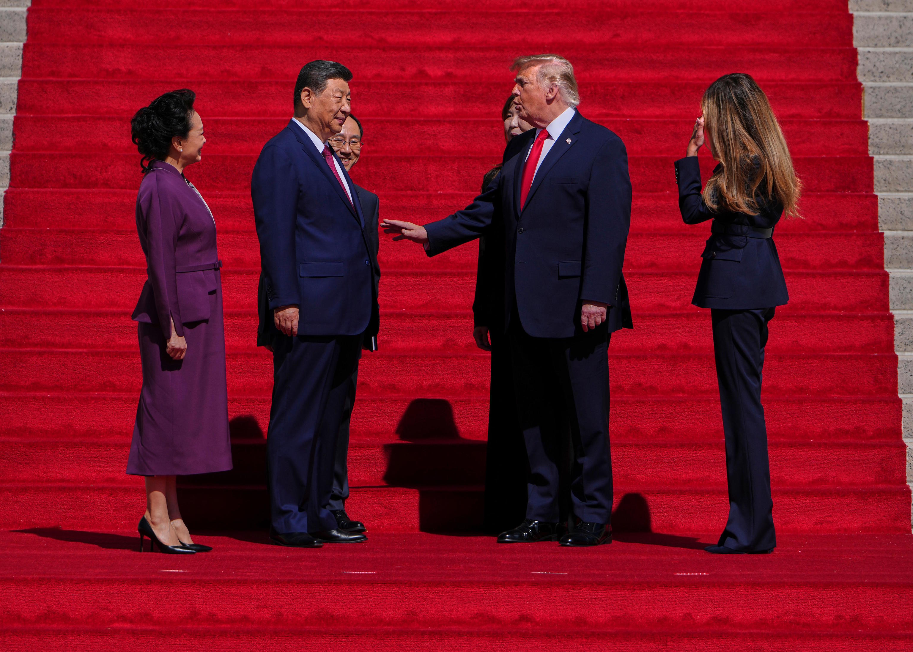 Peng Liyuan, China's soft power figure embraced by Melania Trump at the ...