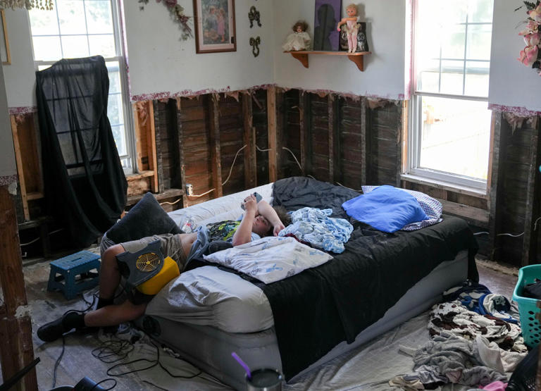 Mold, bills: Stories of flood recovery in HamCo, Indy and Anderson