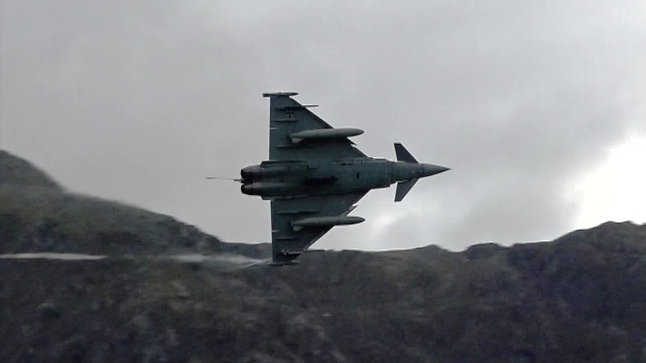 The German EF-2000 comes in from the wrong direction - 