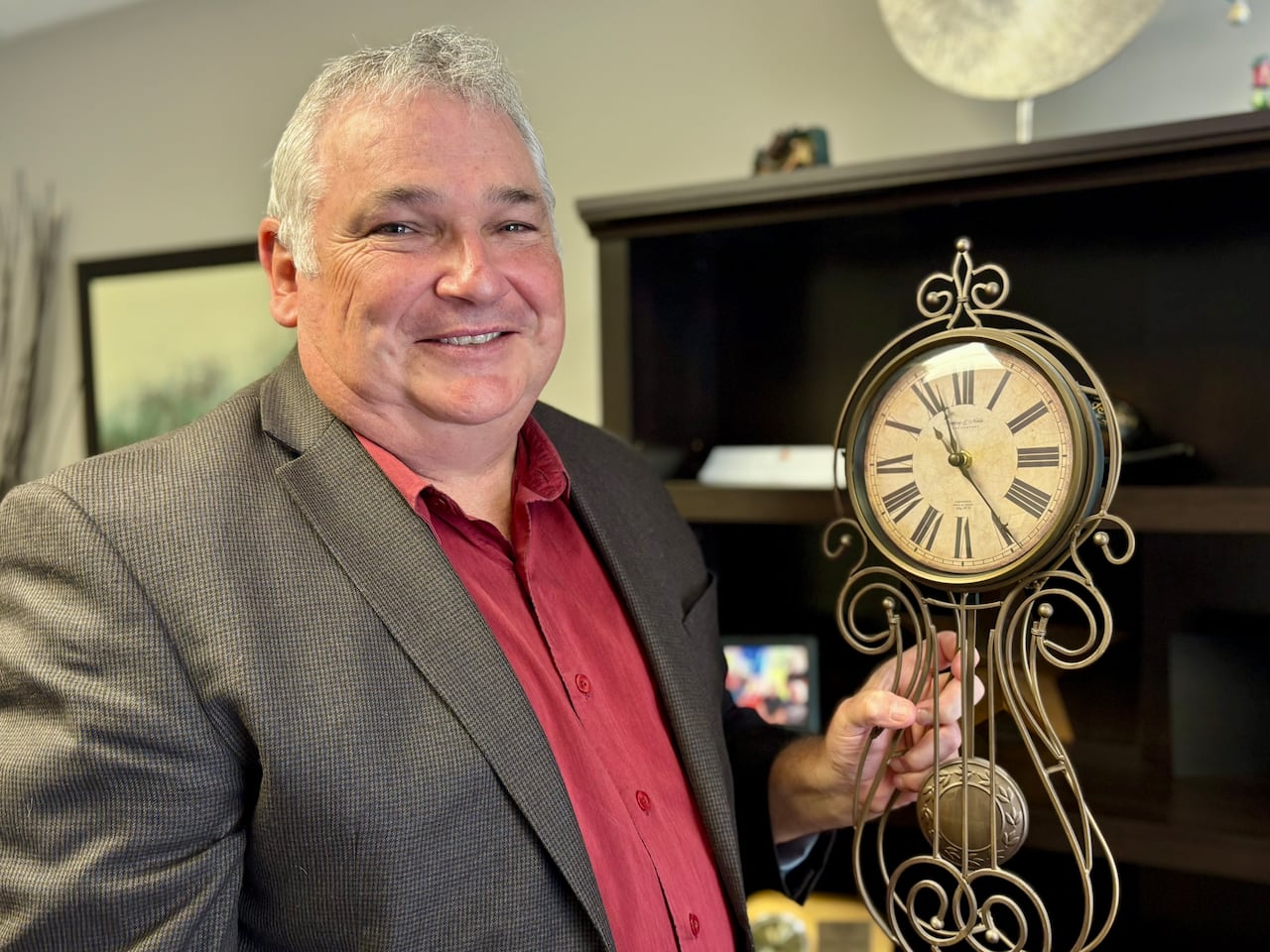 No more 'fall back' or 'spring forward'? PEI premier says he'll consider it