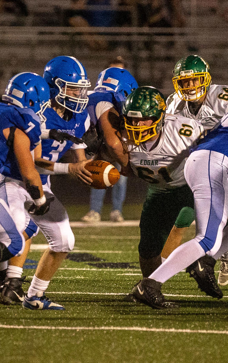 Vote for the Wisconsin Rapids Daily Tribune's midseason football MVP