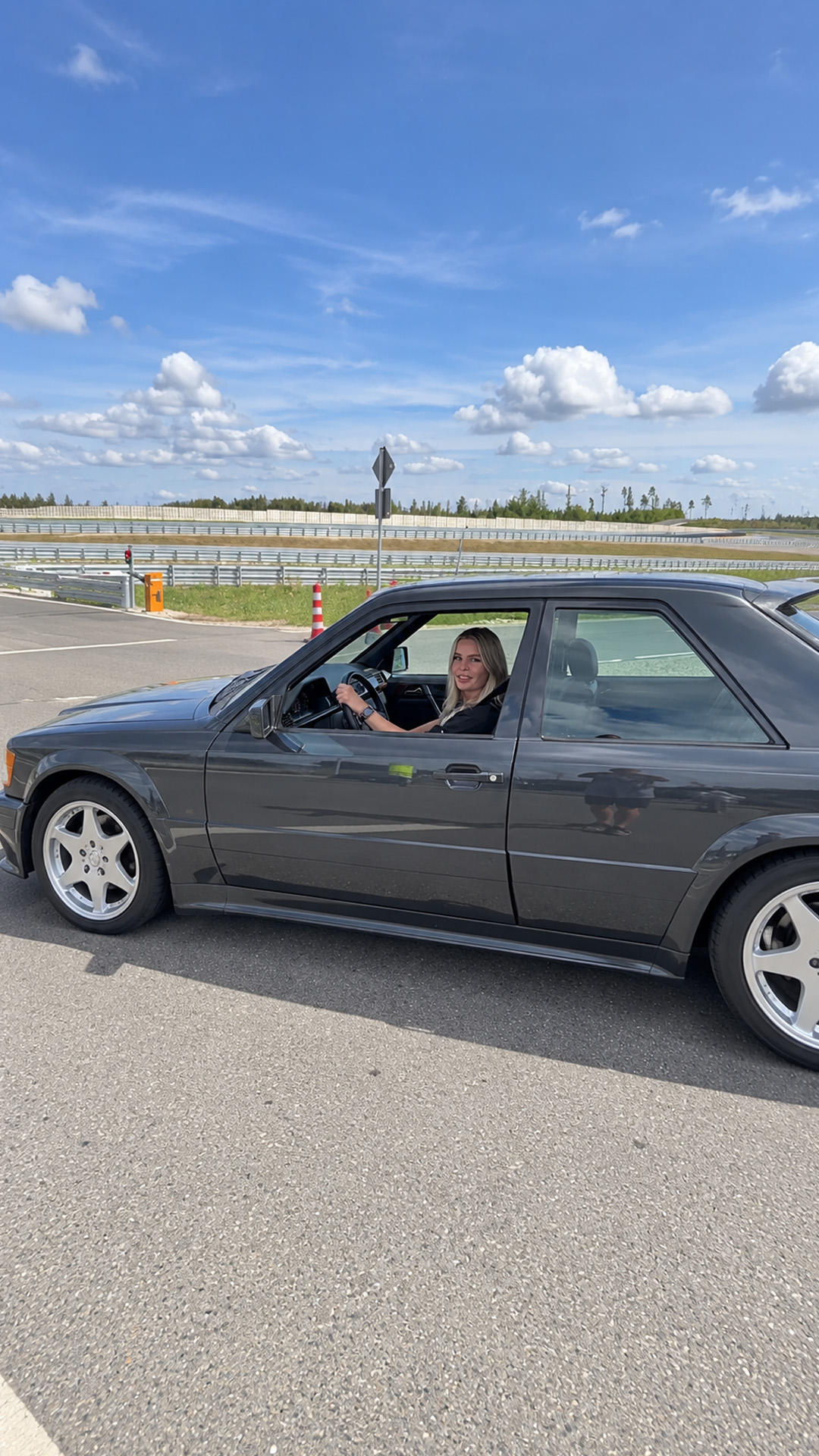 Mercedes W124 300 E 6.0 macht Eindruck