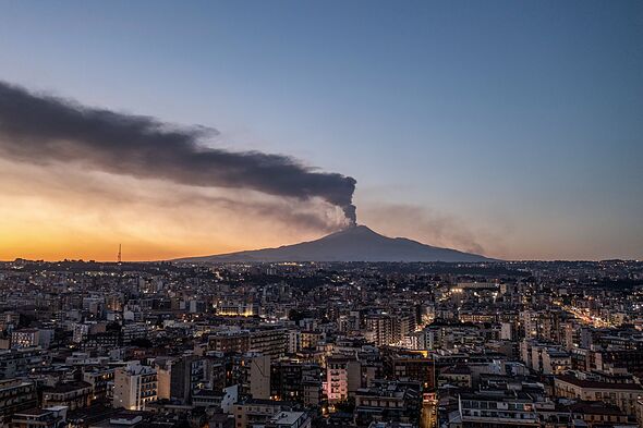 Mount Etna recap: Sicily volcano eruption sparks flight cancellations ...