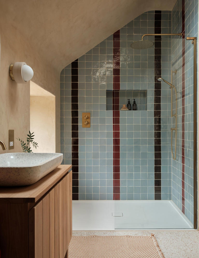 Okay, this unexpected tile color combination is in all my favorite ...