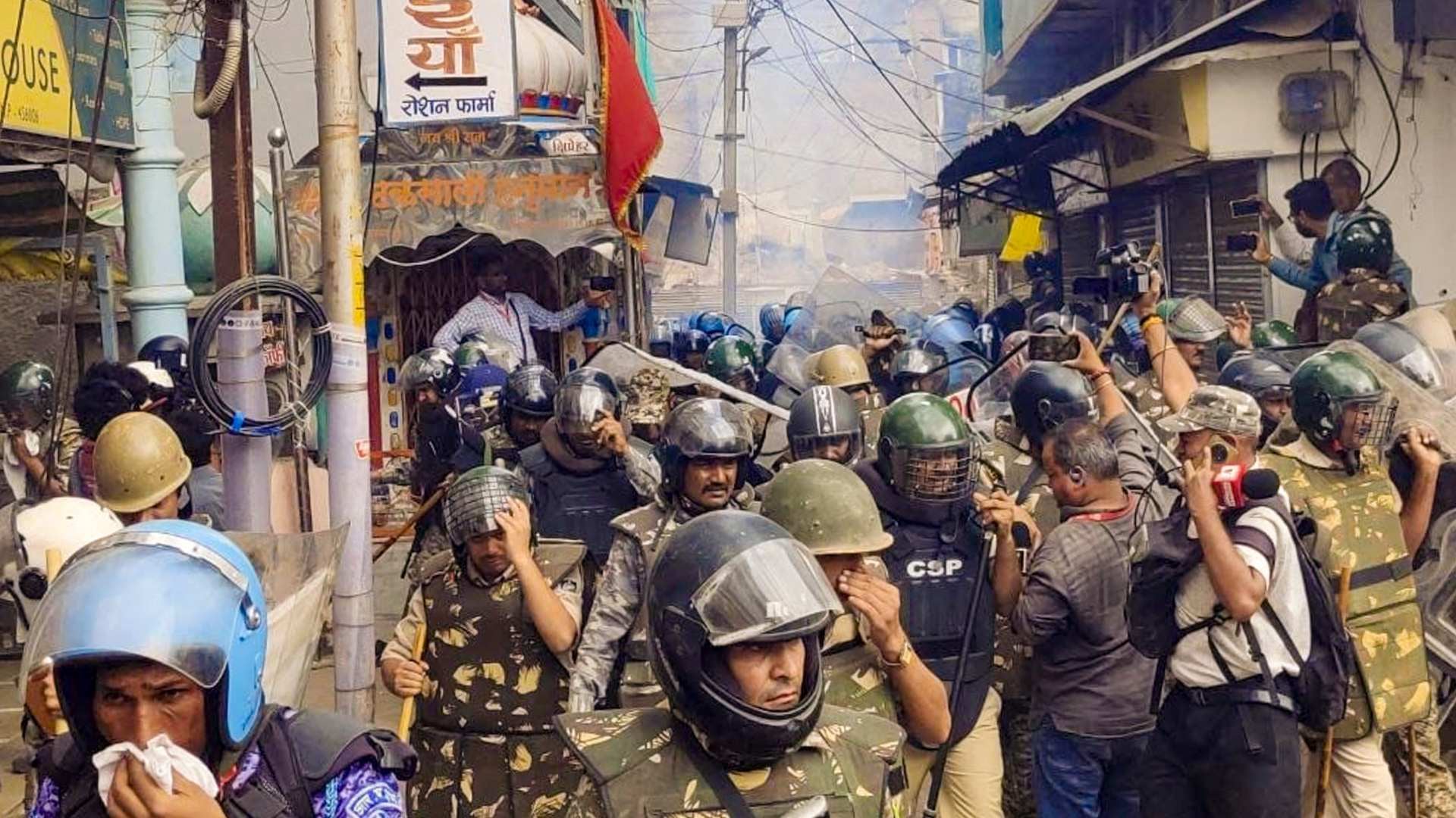 Road-widening project: Stone-pelting against mosque demolition in MP's ...