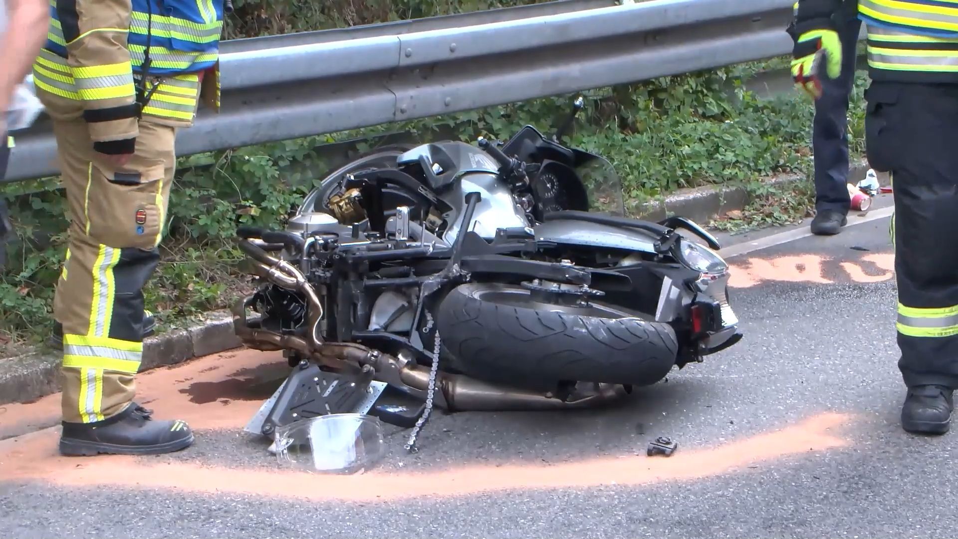 Schwerer Unfall auf der L600 bei Leimen – Motorradfahrer stürzt und ...