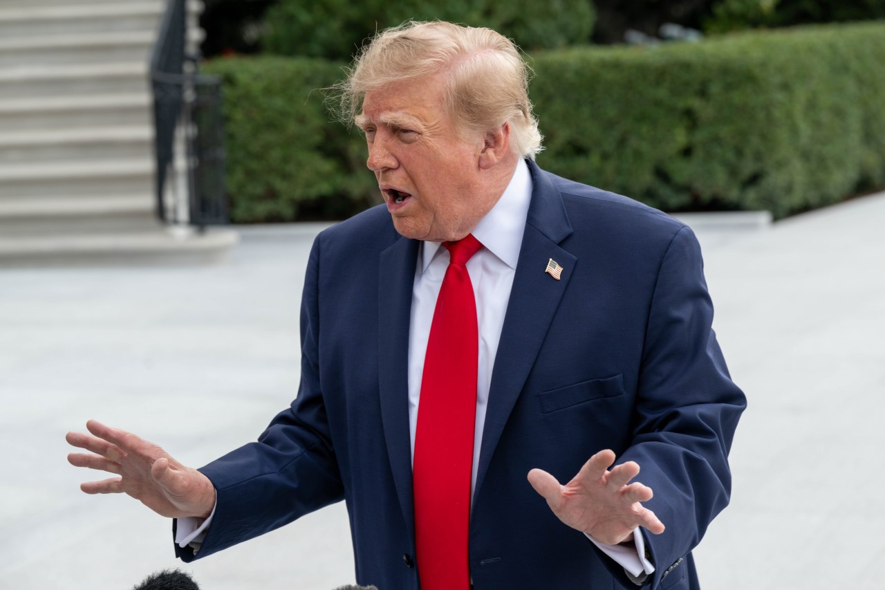 Trump unveils $15 billion Iowa steel project