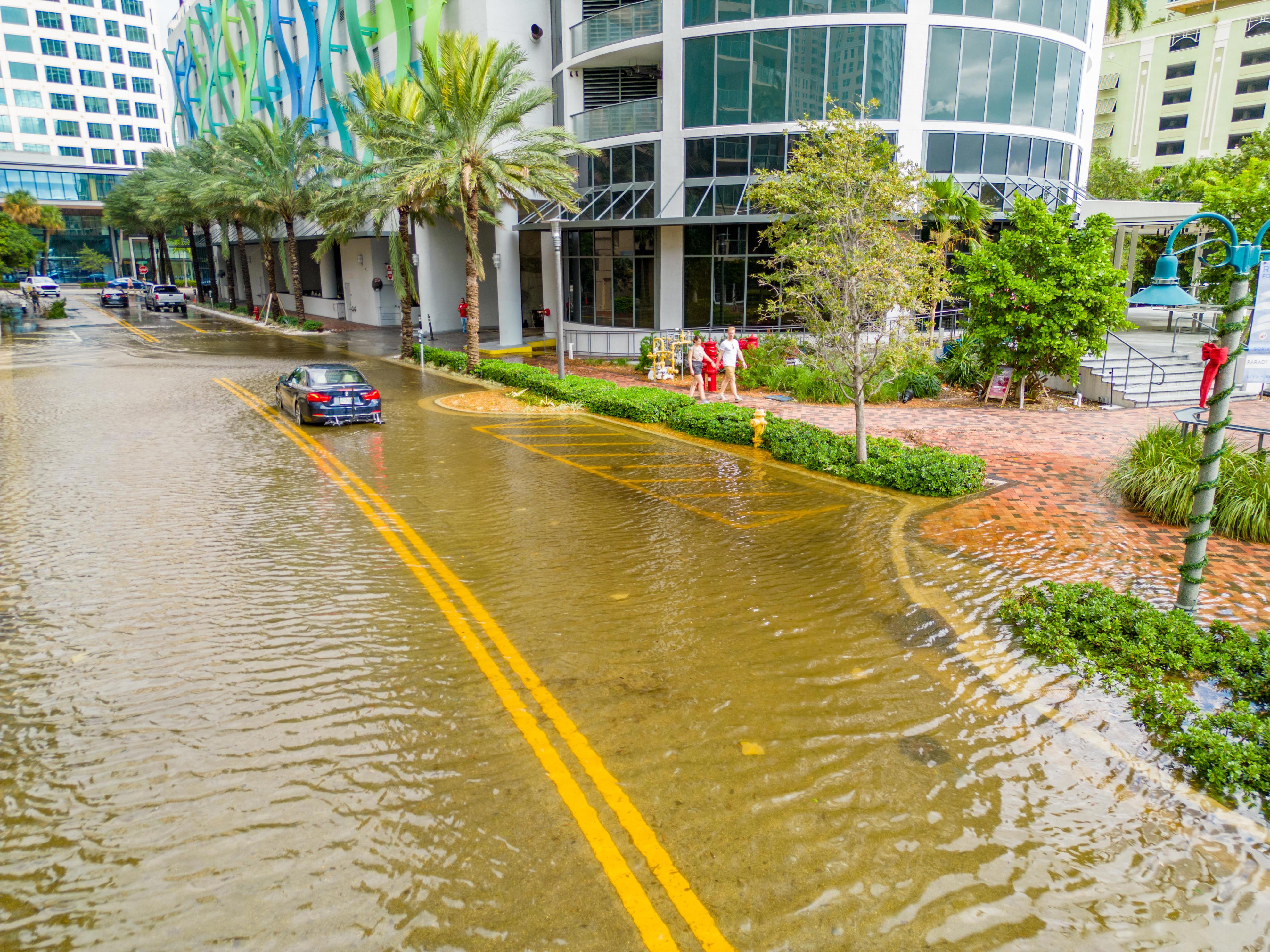South Florida flooding risk rises as heavy rain, king tides approach
