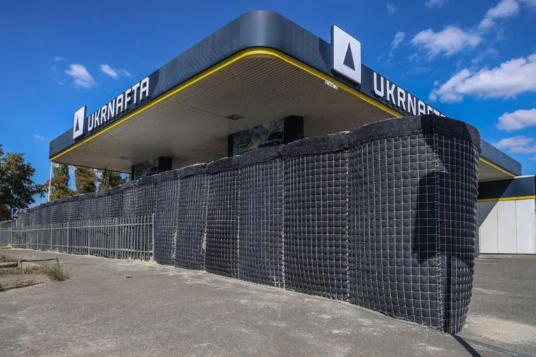 Ukrnafta installs concrete shelters at Kyiv gas stations amid Russian ...
