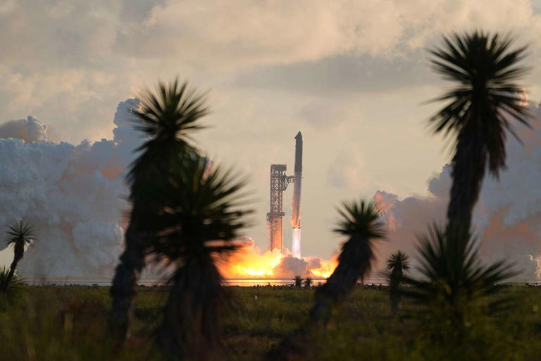 SpaceX Starship reaches orbit for first time, returns to Earth in water ...