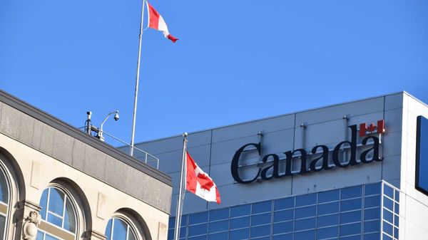Government of Canada jobs in passport and visa services are open and ...