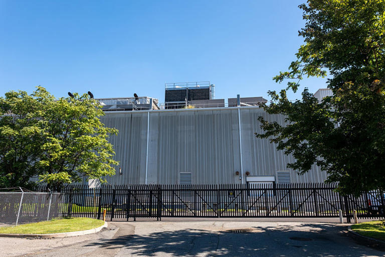 Hut 8 closes two-tier AI data center finance stack; JPMorgan leads 12 ...