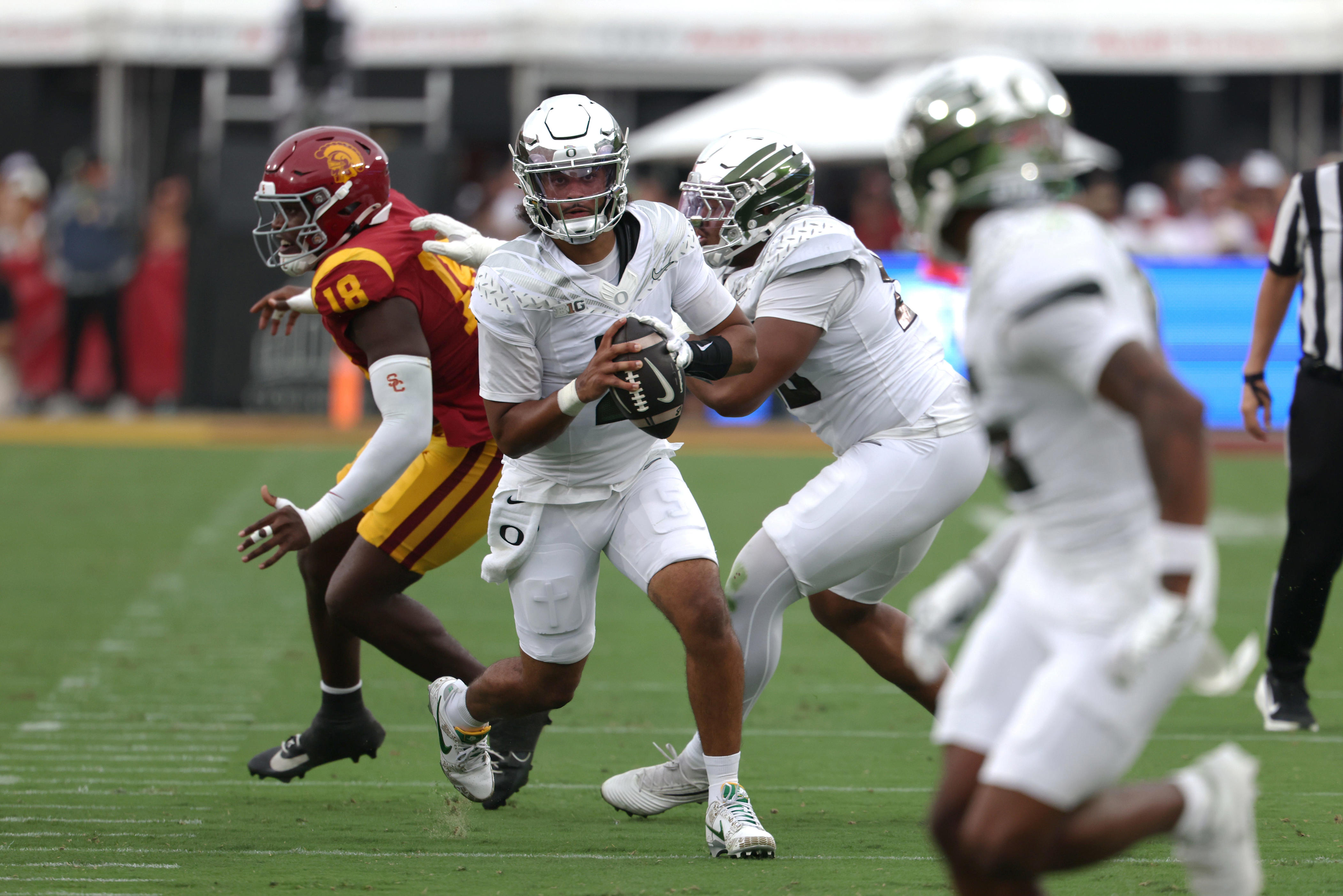 Oregon Ducks react to loss of QB Dante Moore vs. USC