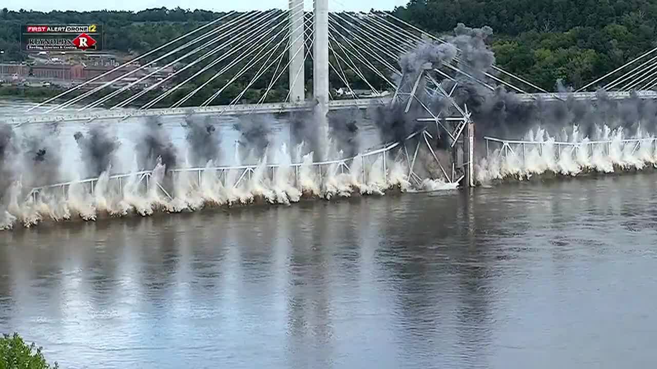 Crews continue to clear imploded bridge debris from Mississippi River