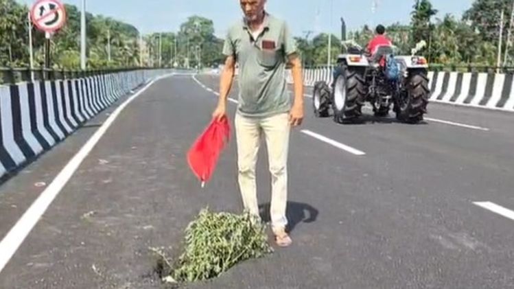 Assam: Large pothole on newly opened Kaliabor Tiniali flyover raises ...